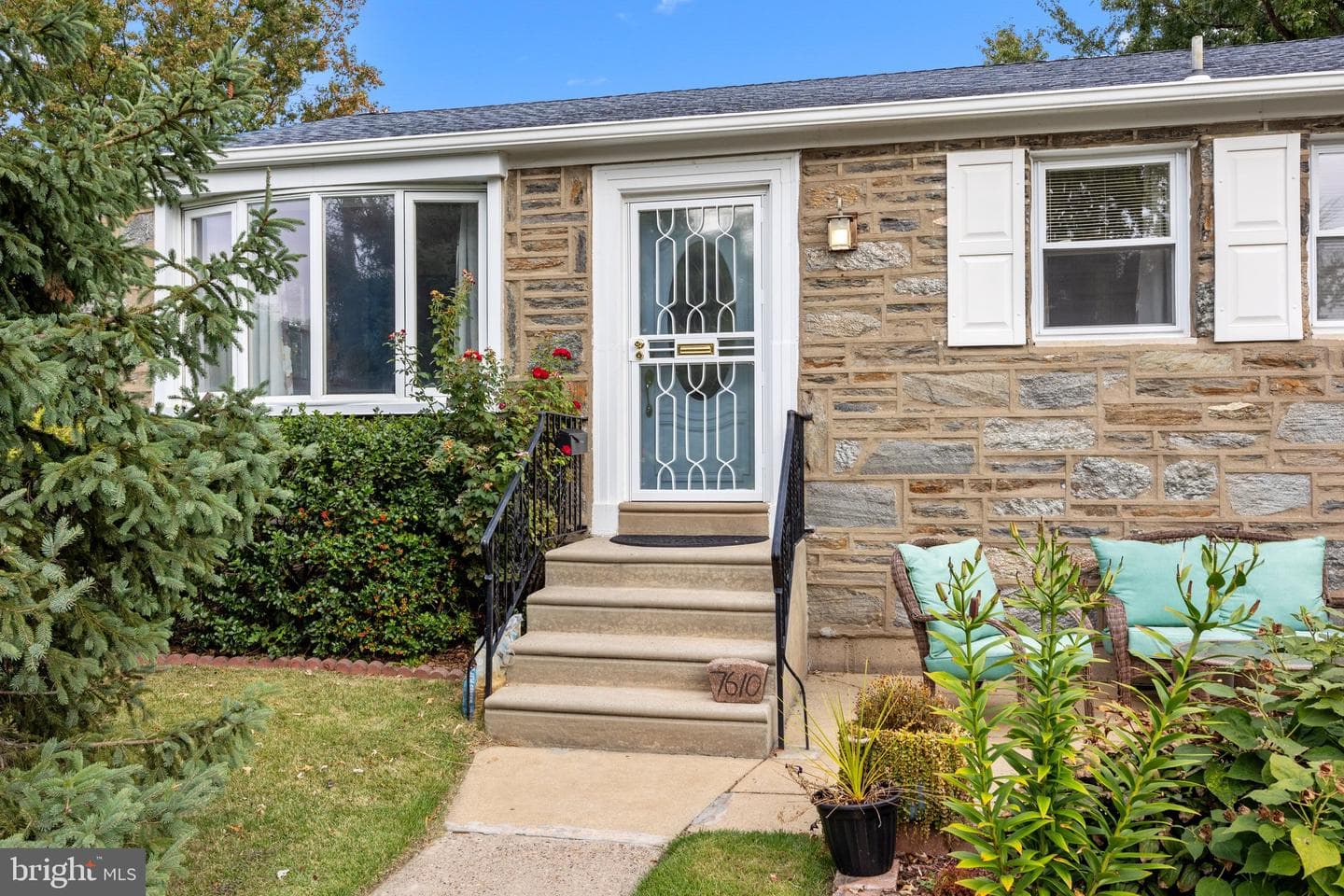 7610 Brous Avenue photo 2