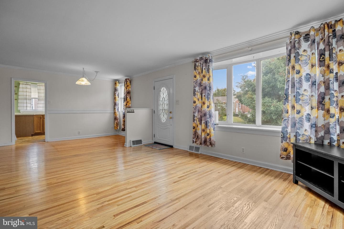 7610 Brous Avenue photo 4
