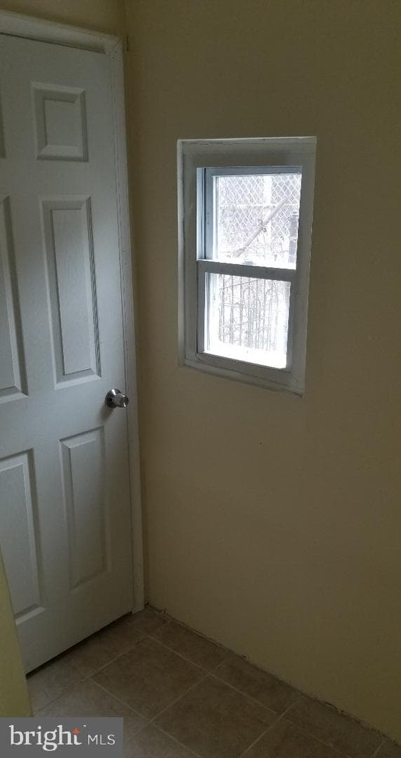 2714 W Albert Street photo 4