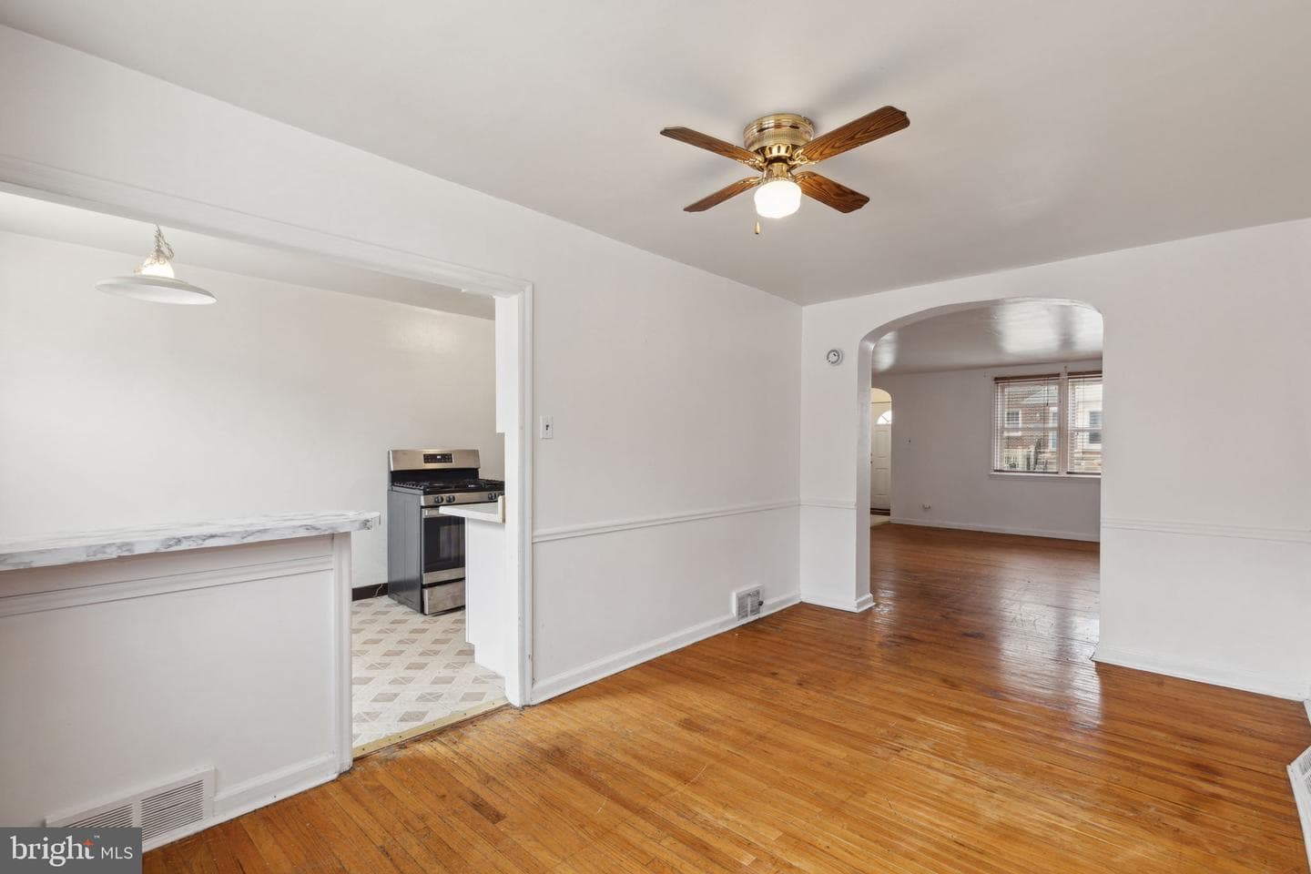 6325 Elmhurst Street photo 7