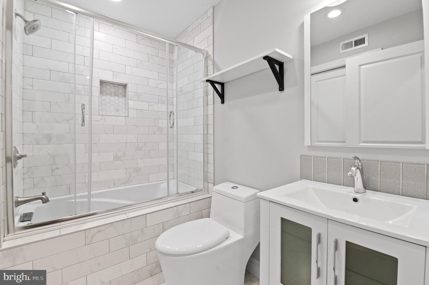 988 N Marshall Street #2r photo 17