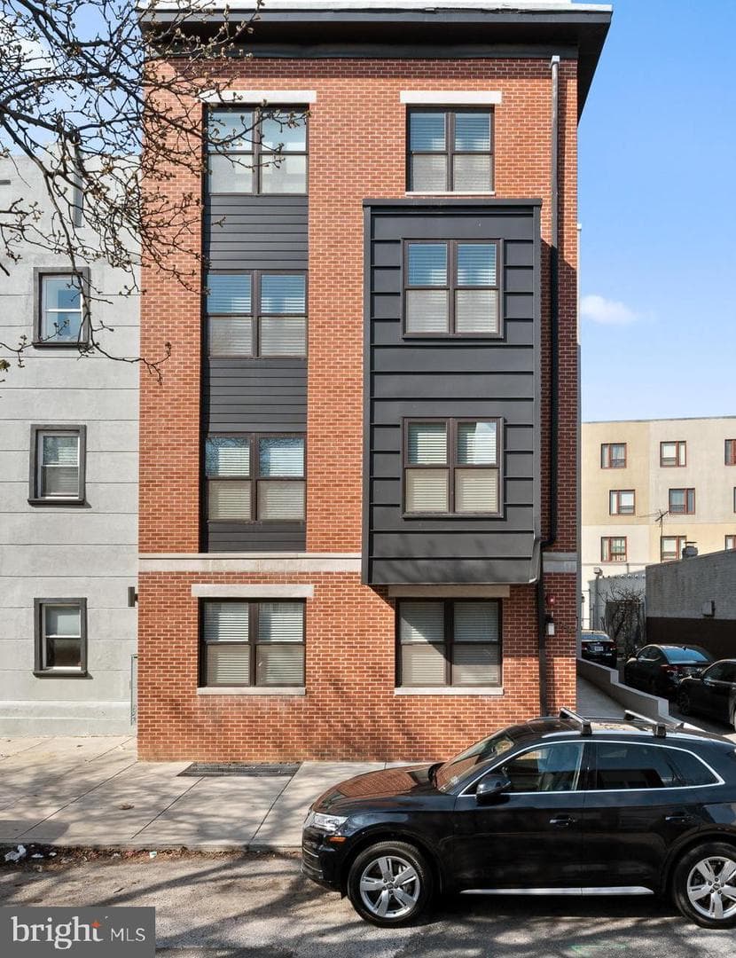 988 N Marshall Street #2r photo 2