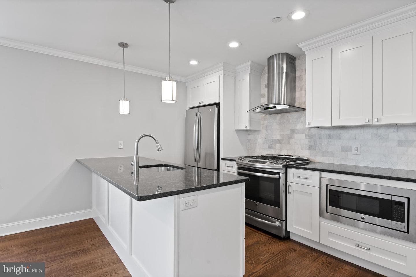 988 N Marshall Street #2r photo 7