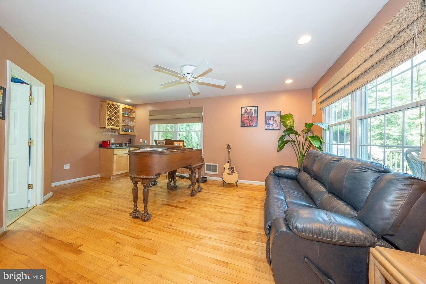 539 W Moreland Avenue photo 7