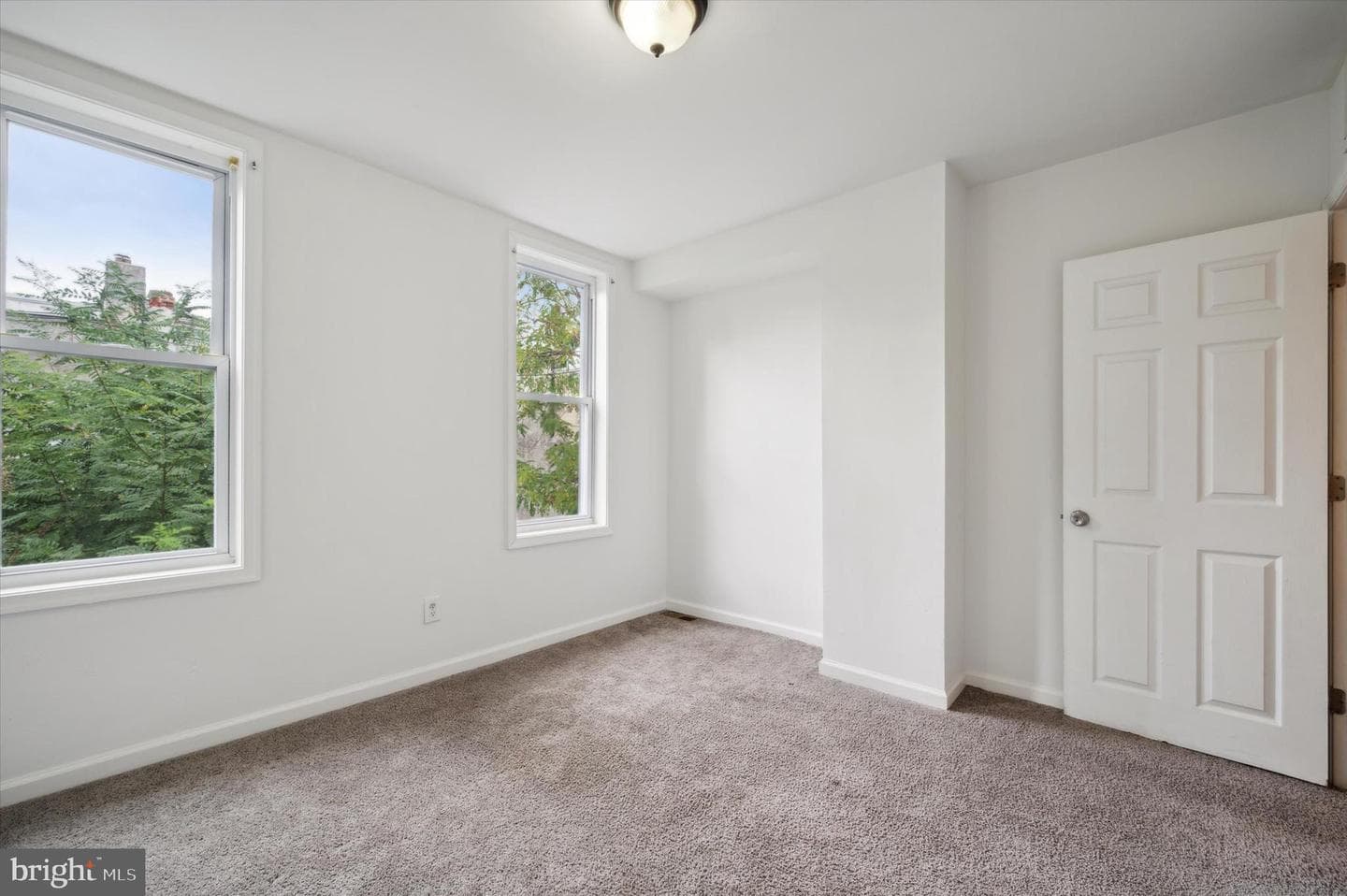 5459 Pine Street photo 10