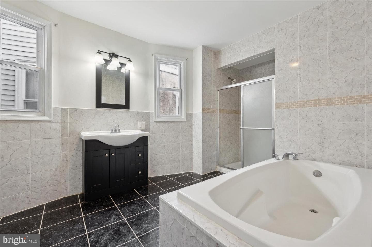 5459 Pine Street photo 13