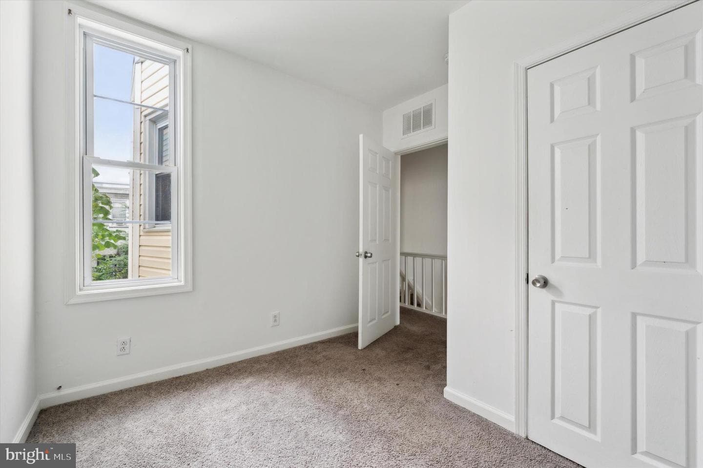 5459 Pine Street photo 14