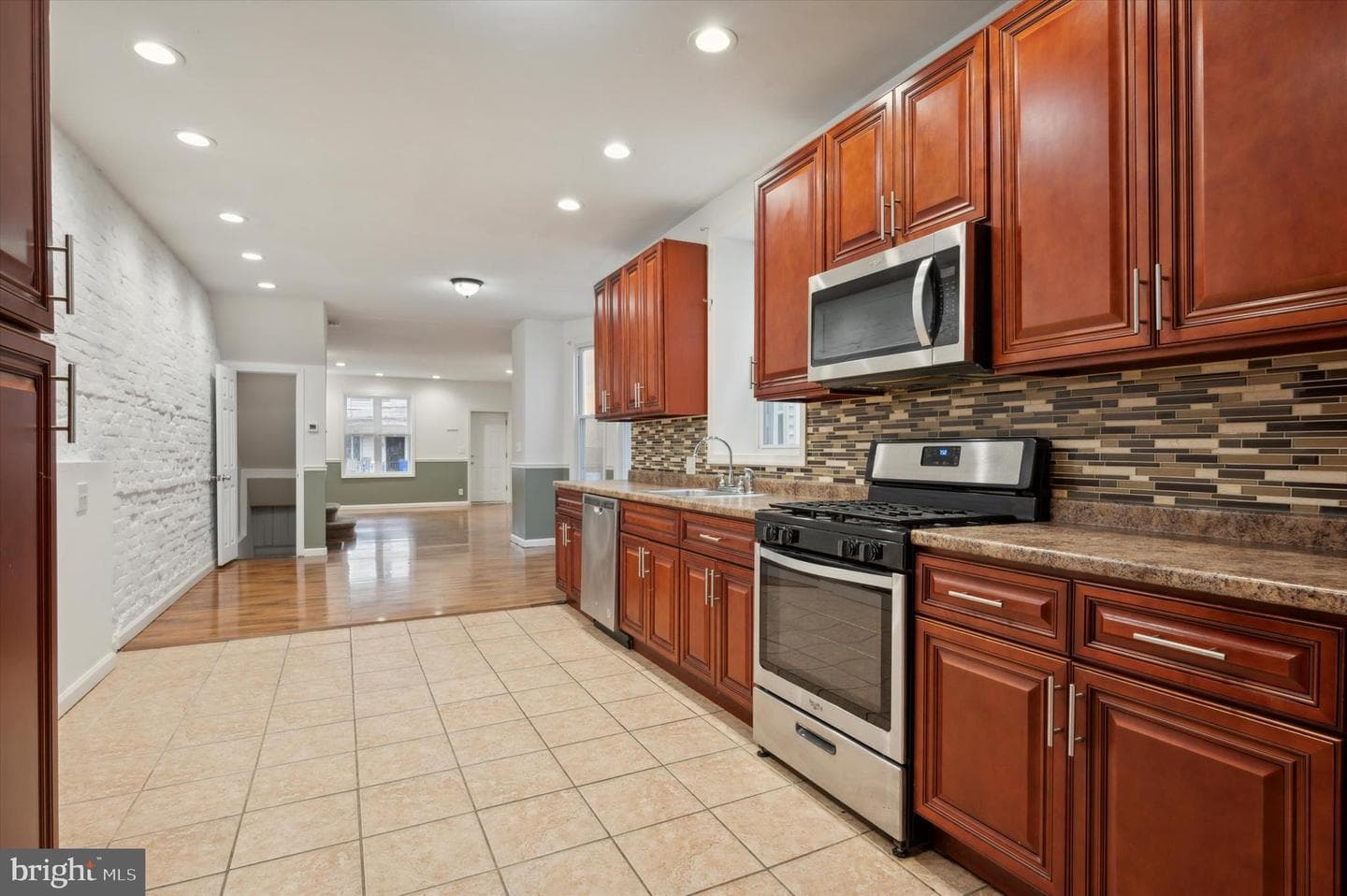 5459 Pine Street photo 4