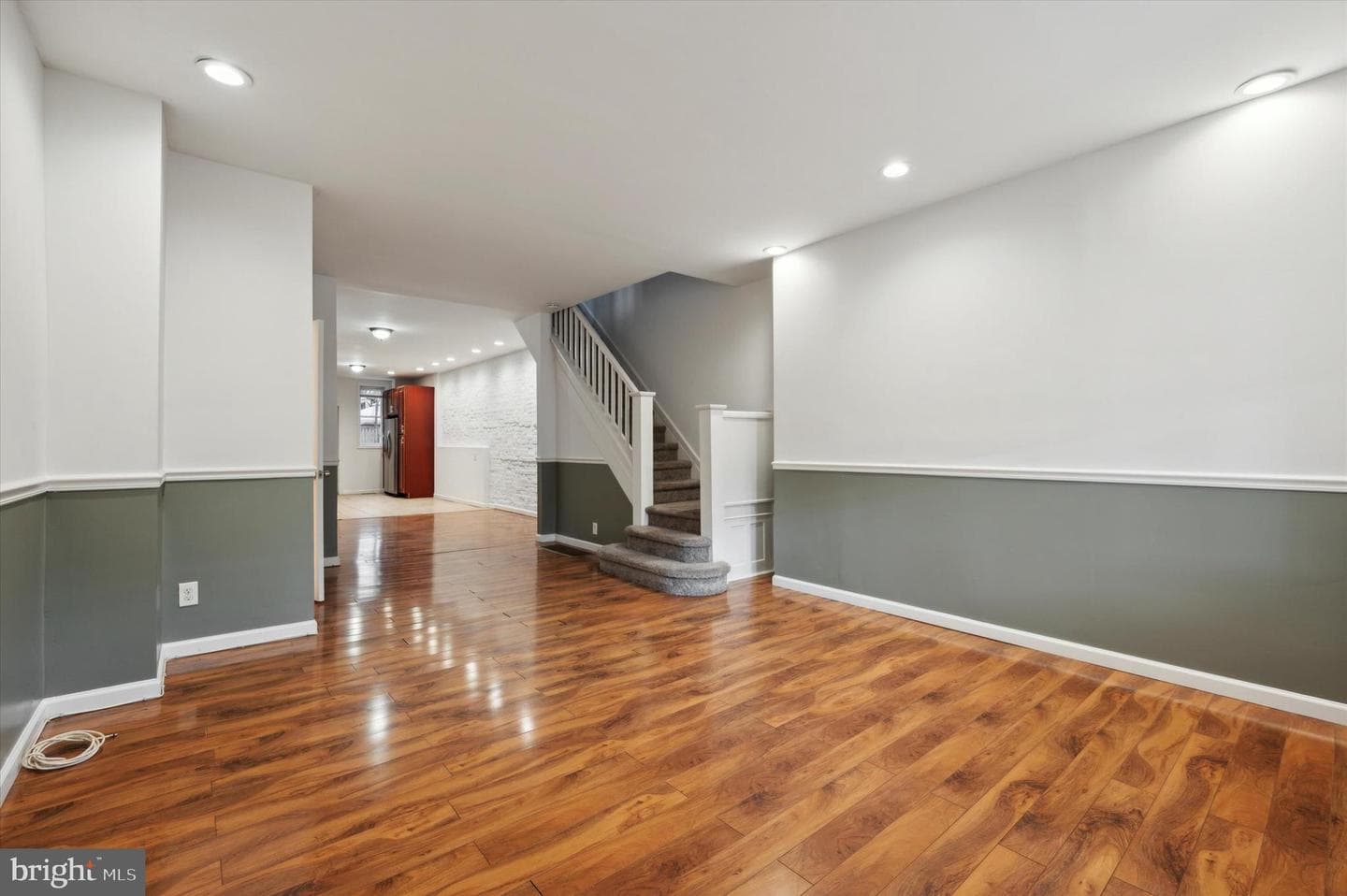 5459 Pine Street photo 6