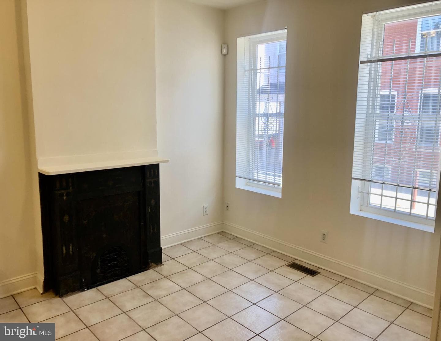2034 N Cleveland Street photo 3