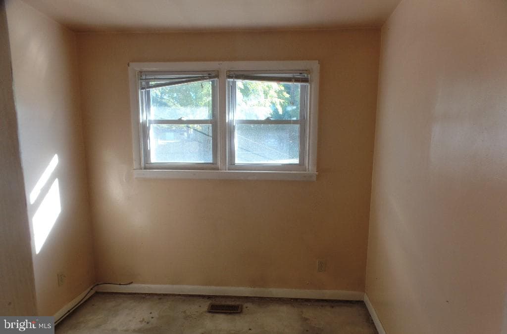 1123 Grant Avenue photo 11