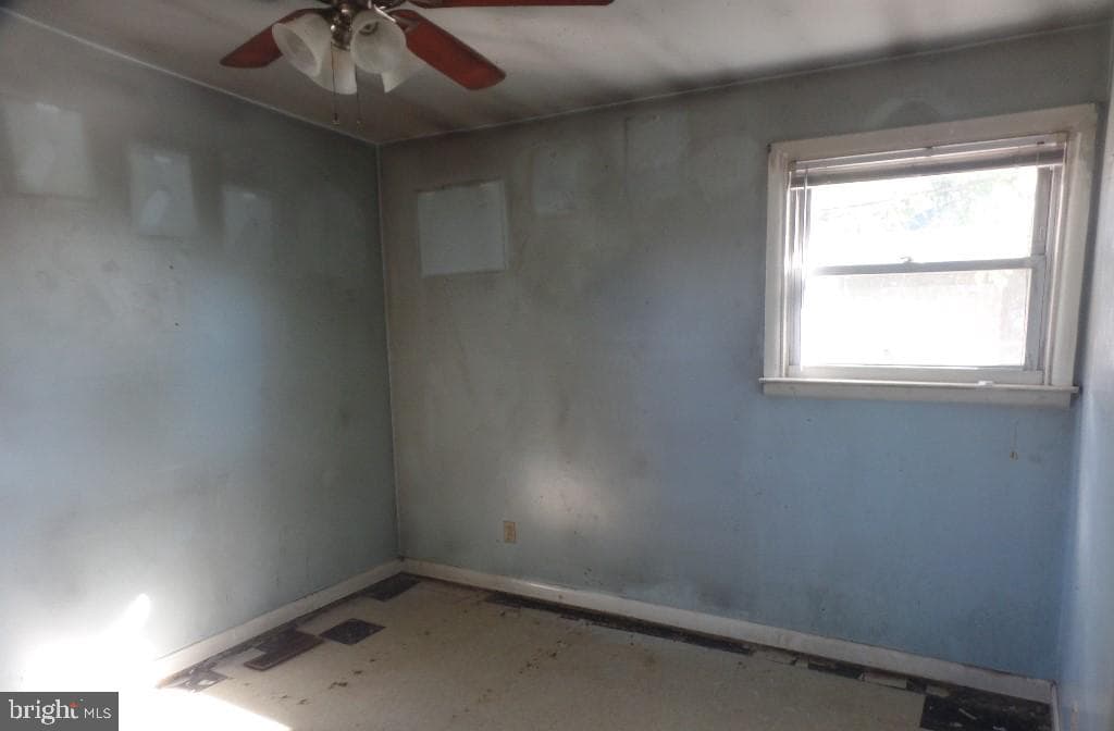 1123 Grant Avenue photo 12