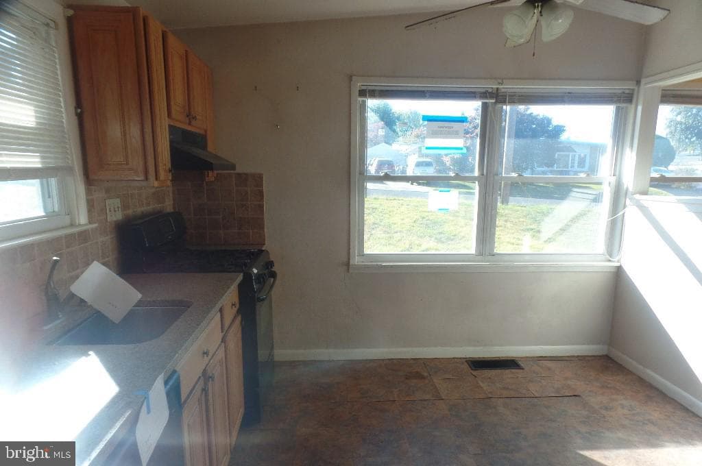 1123 Grant Avenue photo 4