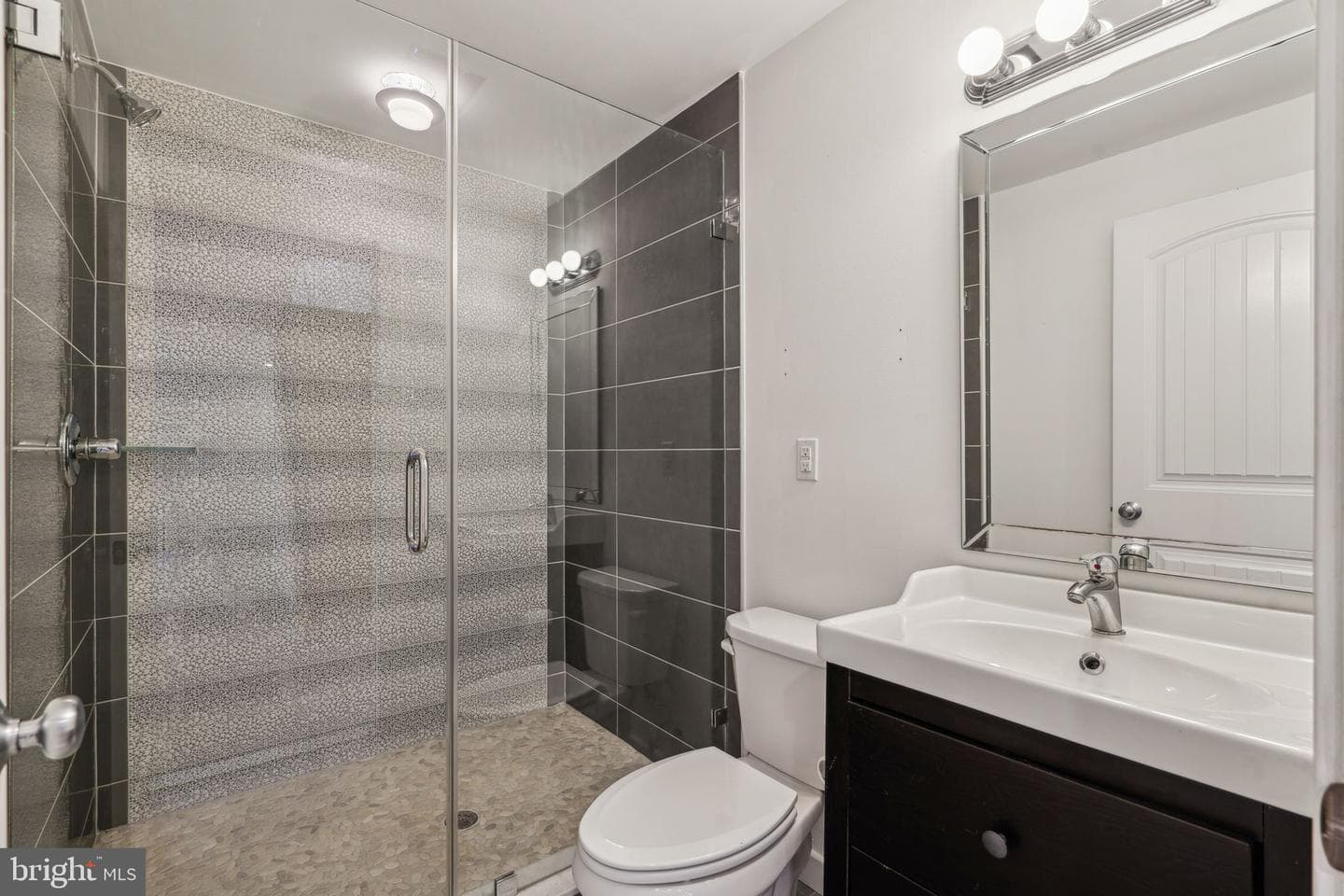 1524 S Dorrance Street photo 40