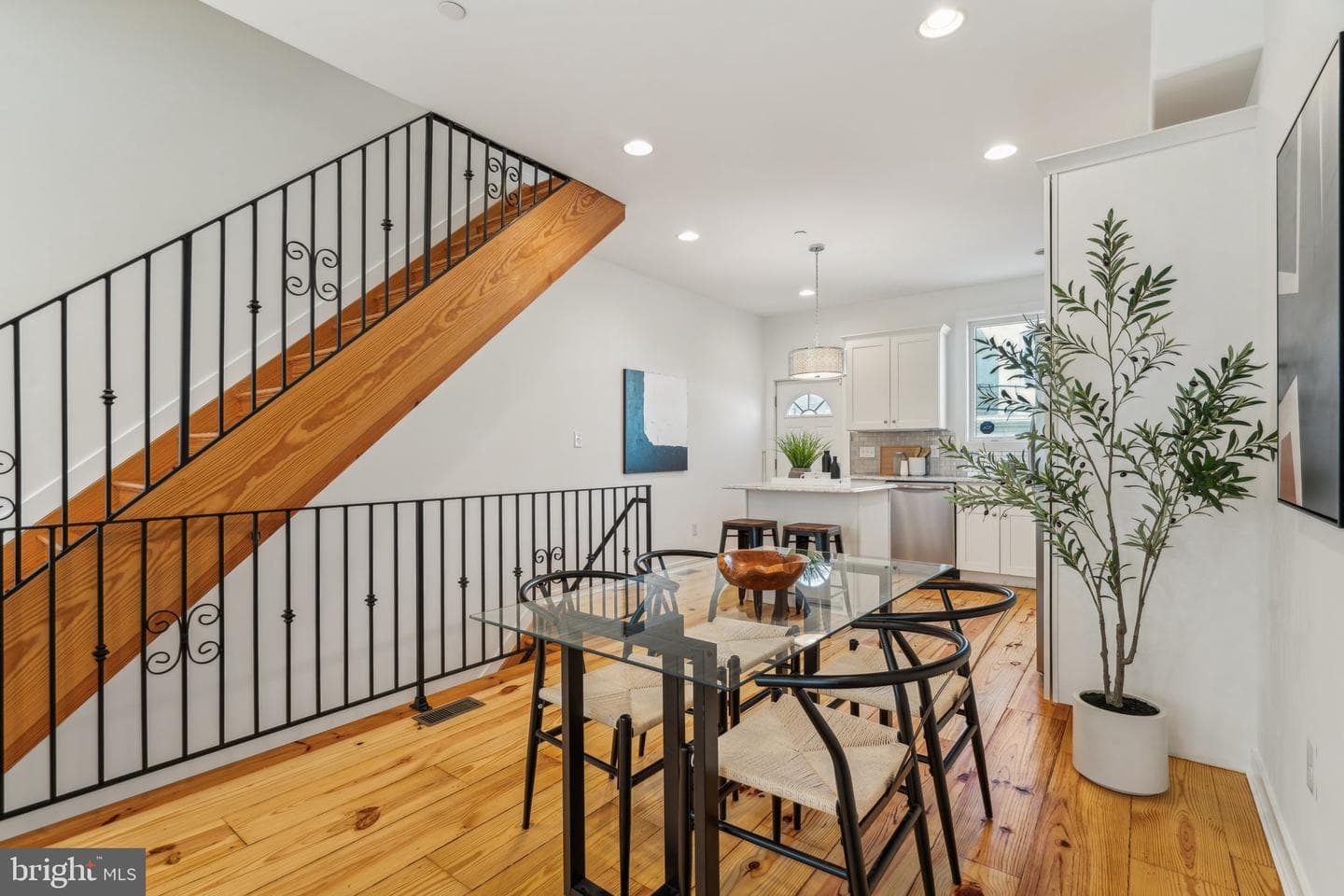 1524 S Dorrance Street photo 6