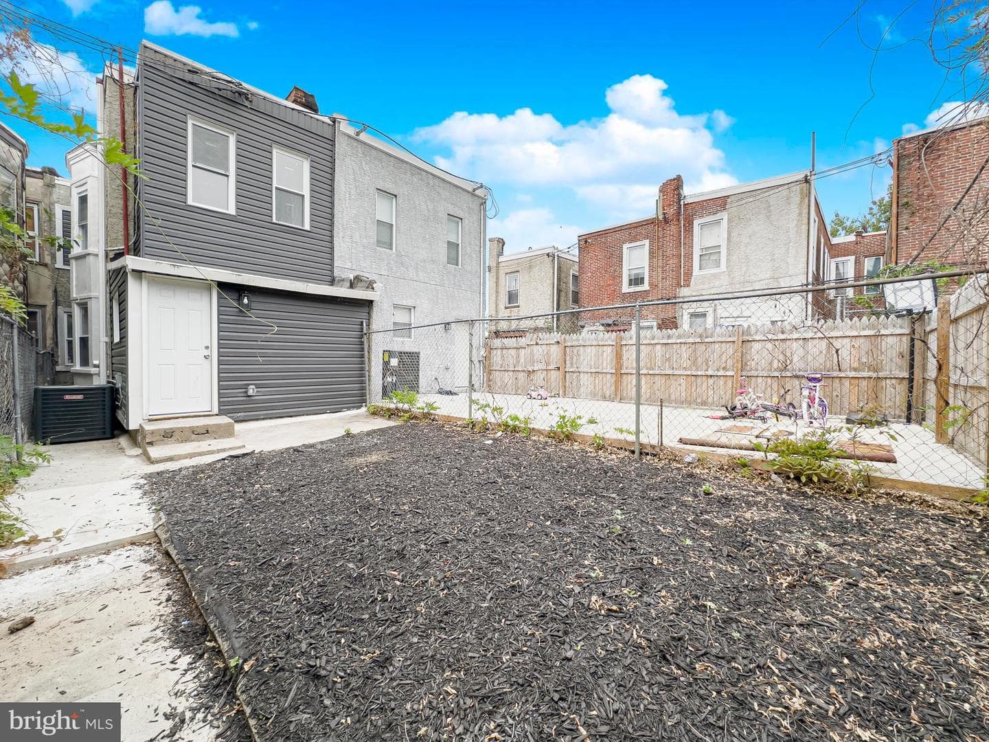 239 N Farson Street photo 37