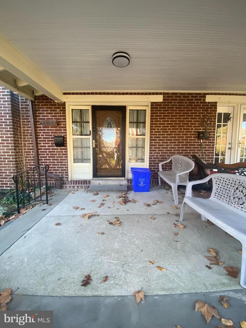 6132 McCallum Street photo 5
