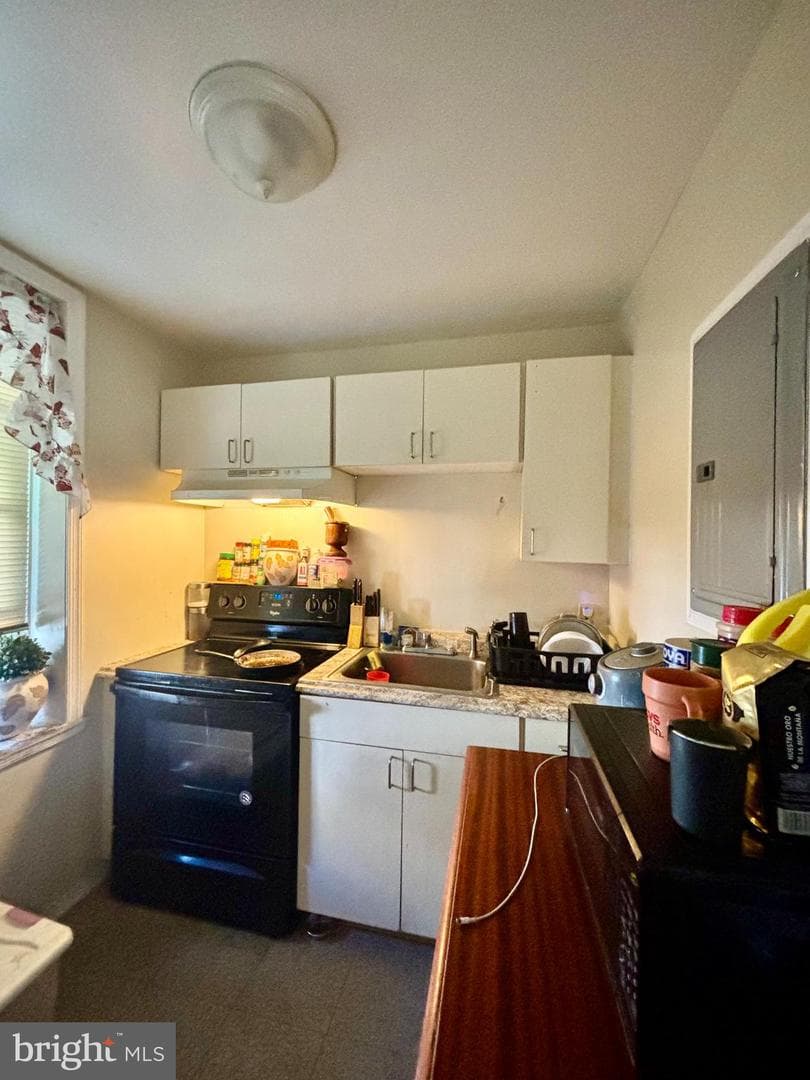 819 E Hilton Street photo 14