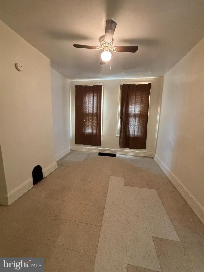819 E Hilton Street photo 2