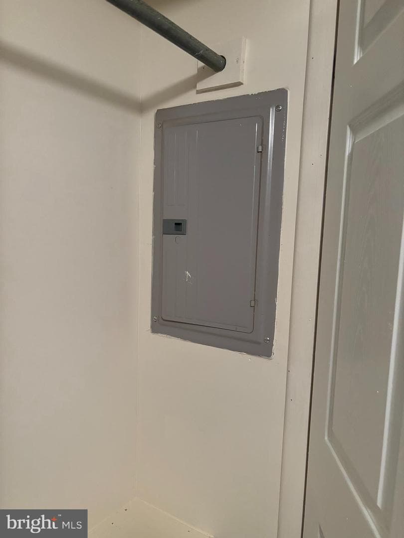 819 E Hilton Street photo 3
