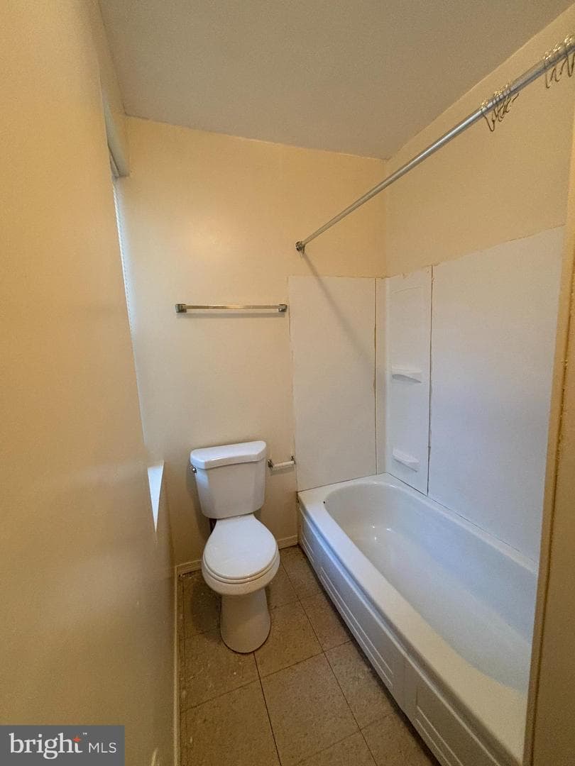 819 E Hilton Street photo 9