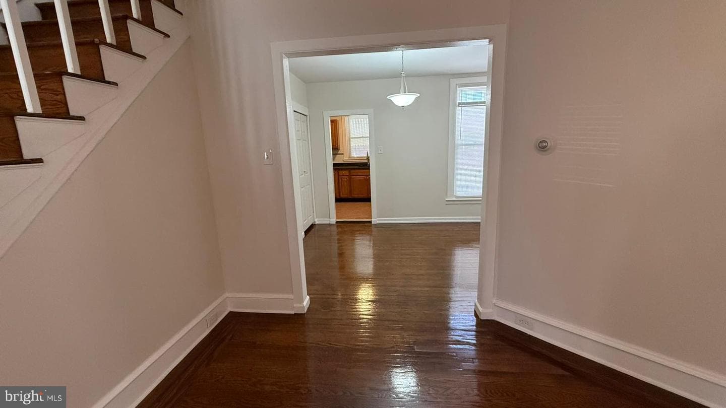 938 Anchor Street photo 4