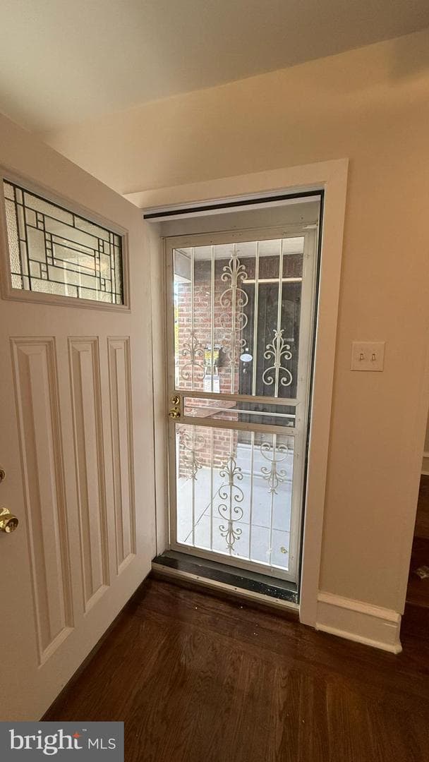 938 Anchor Street photo 5