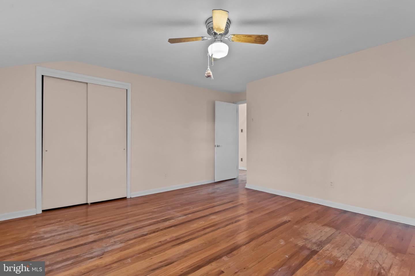 910 E Cathedral Road photo 14