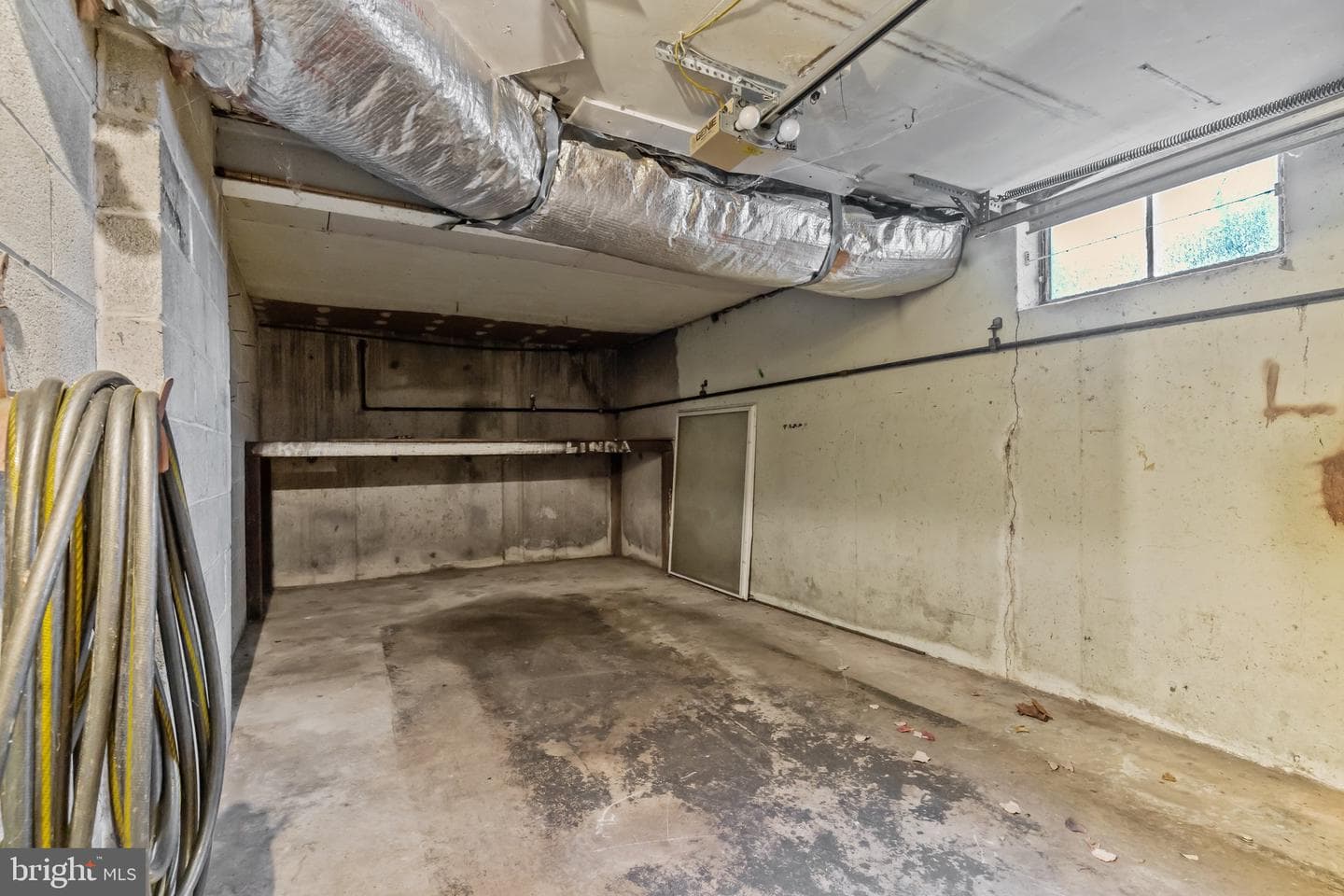 910 E Cathedral Road photo 23