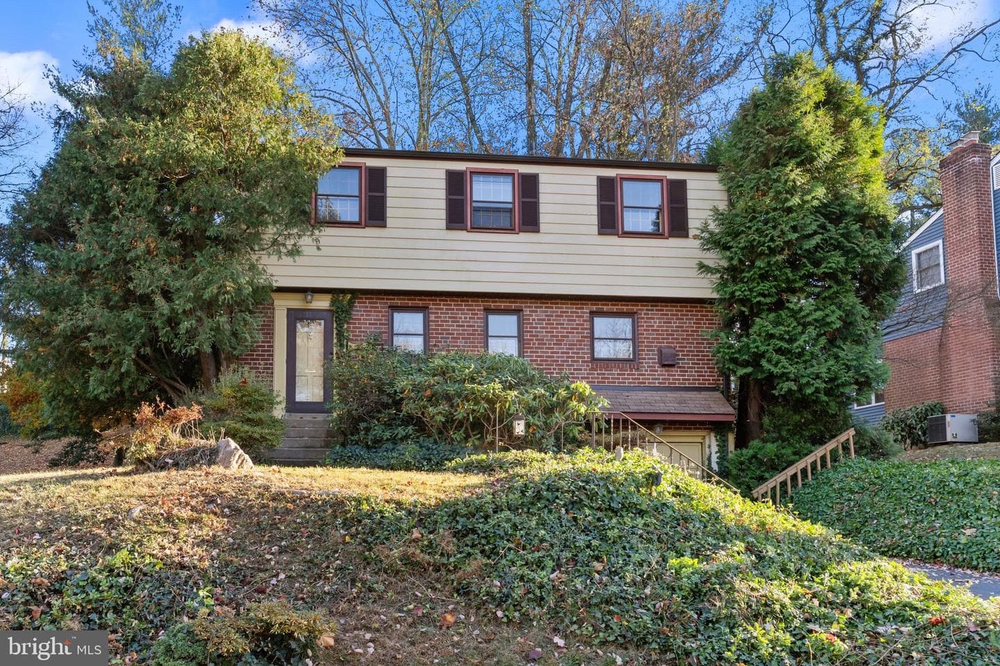 910 E Cathedral Road photo 33