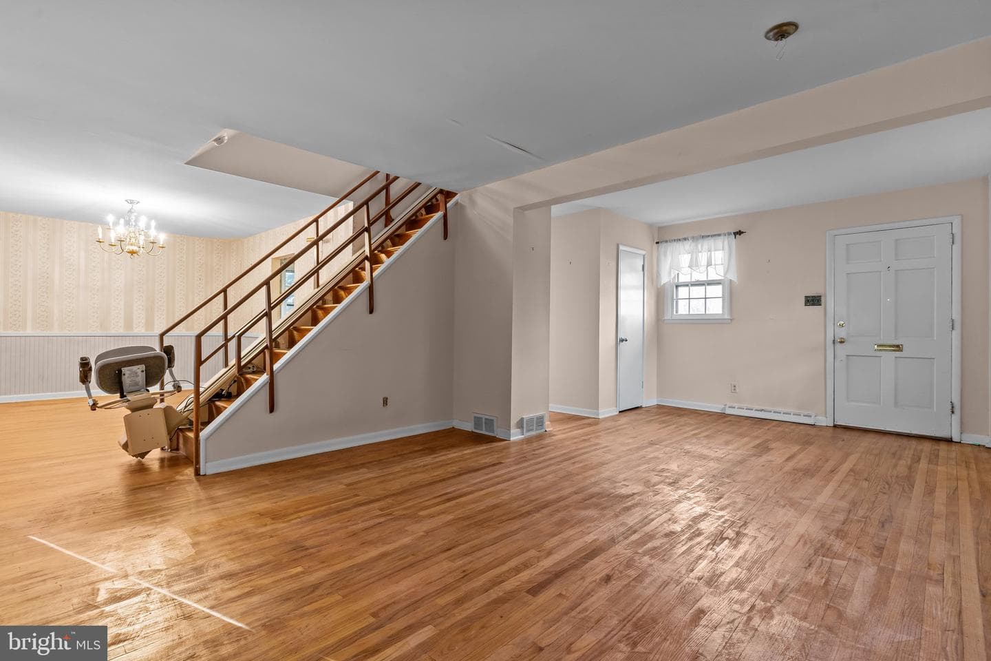 910 E Cathedral Road photo 5
