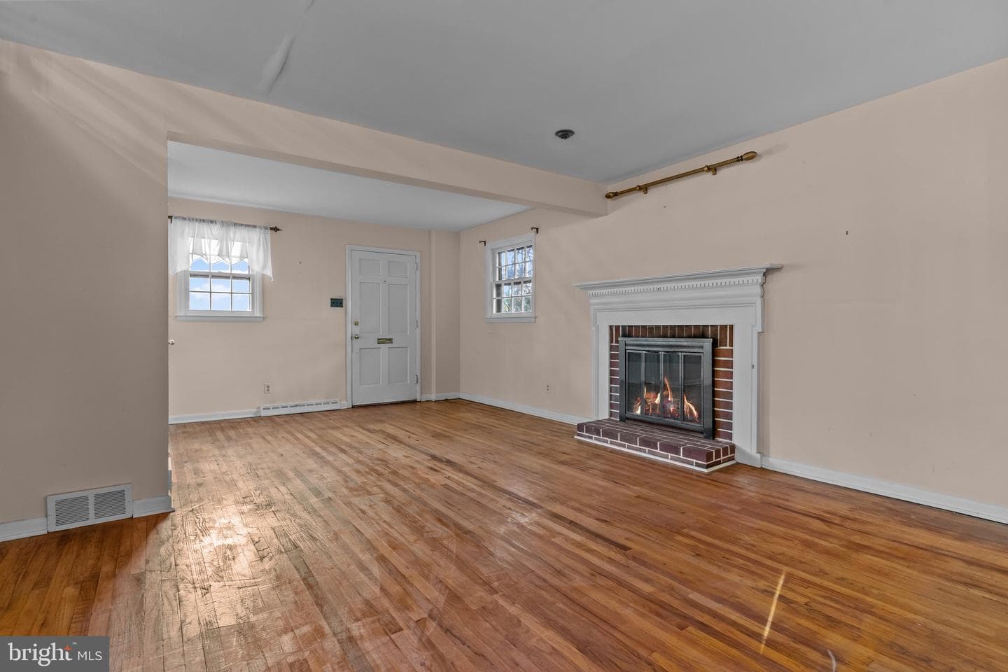 910 E Cathedral Road photo 6