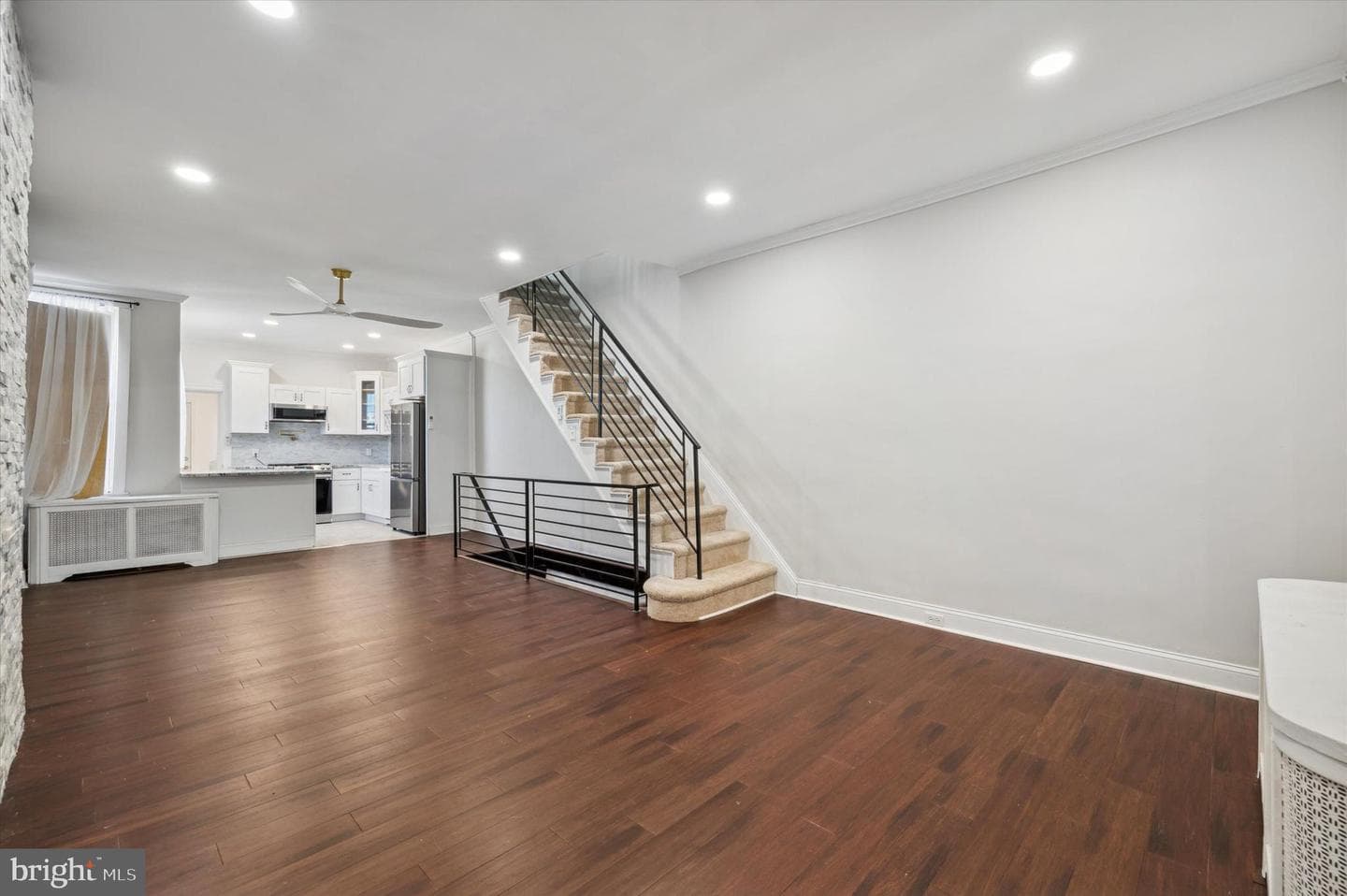 6337 N Garnet Street photo 3