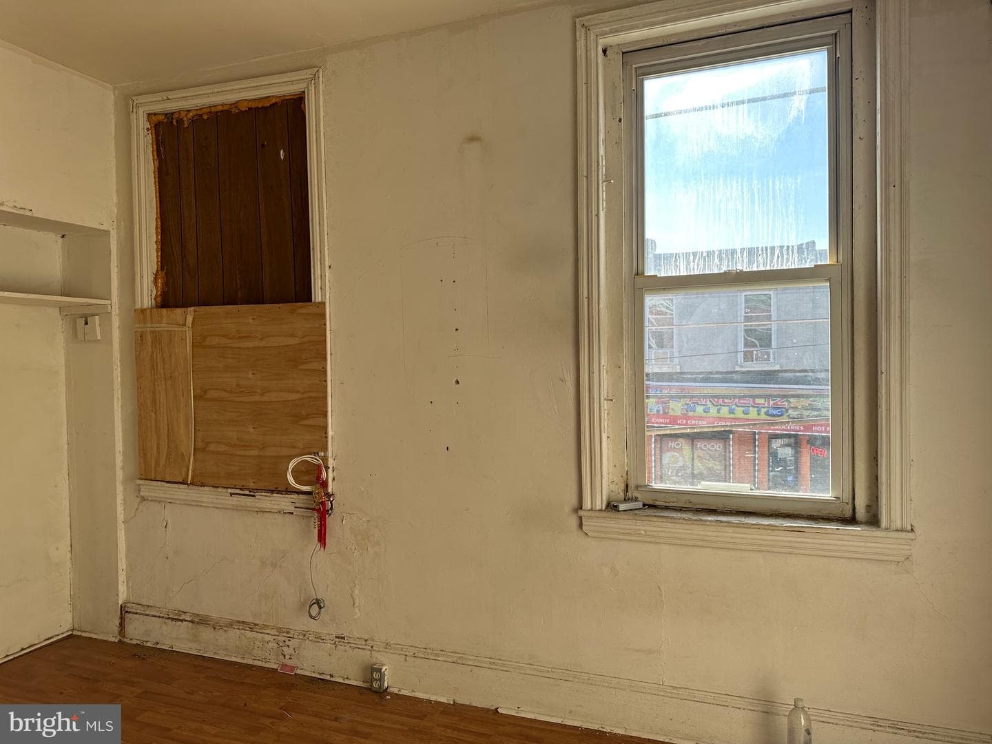 717 W Cambria Street photo 27