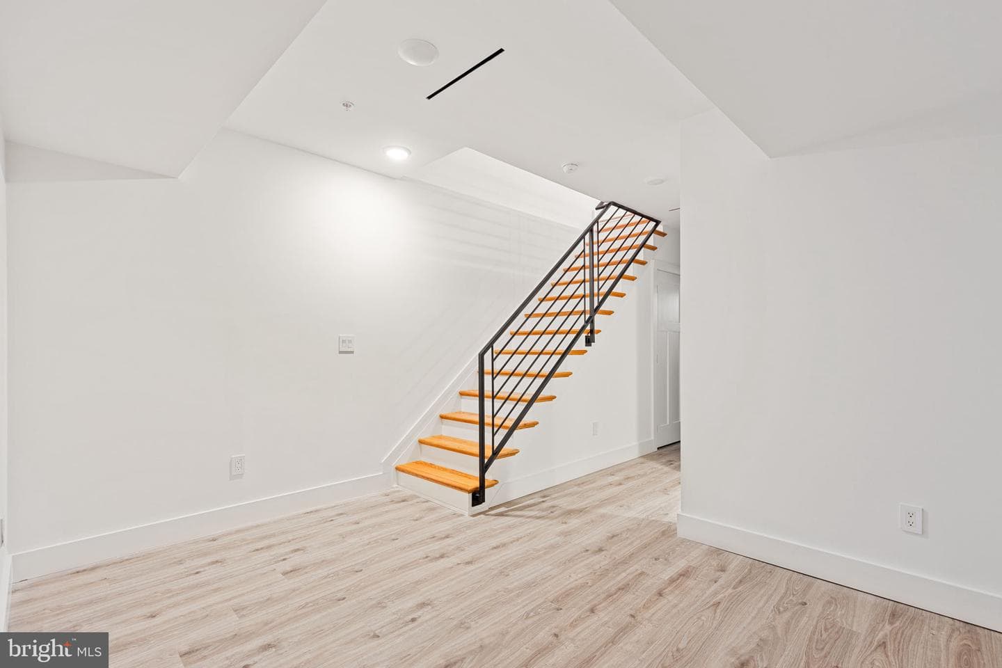 232 W Haines Street photo 10