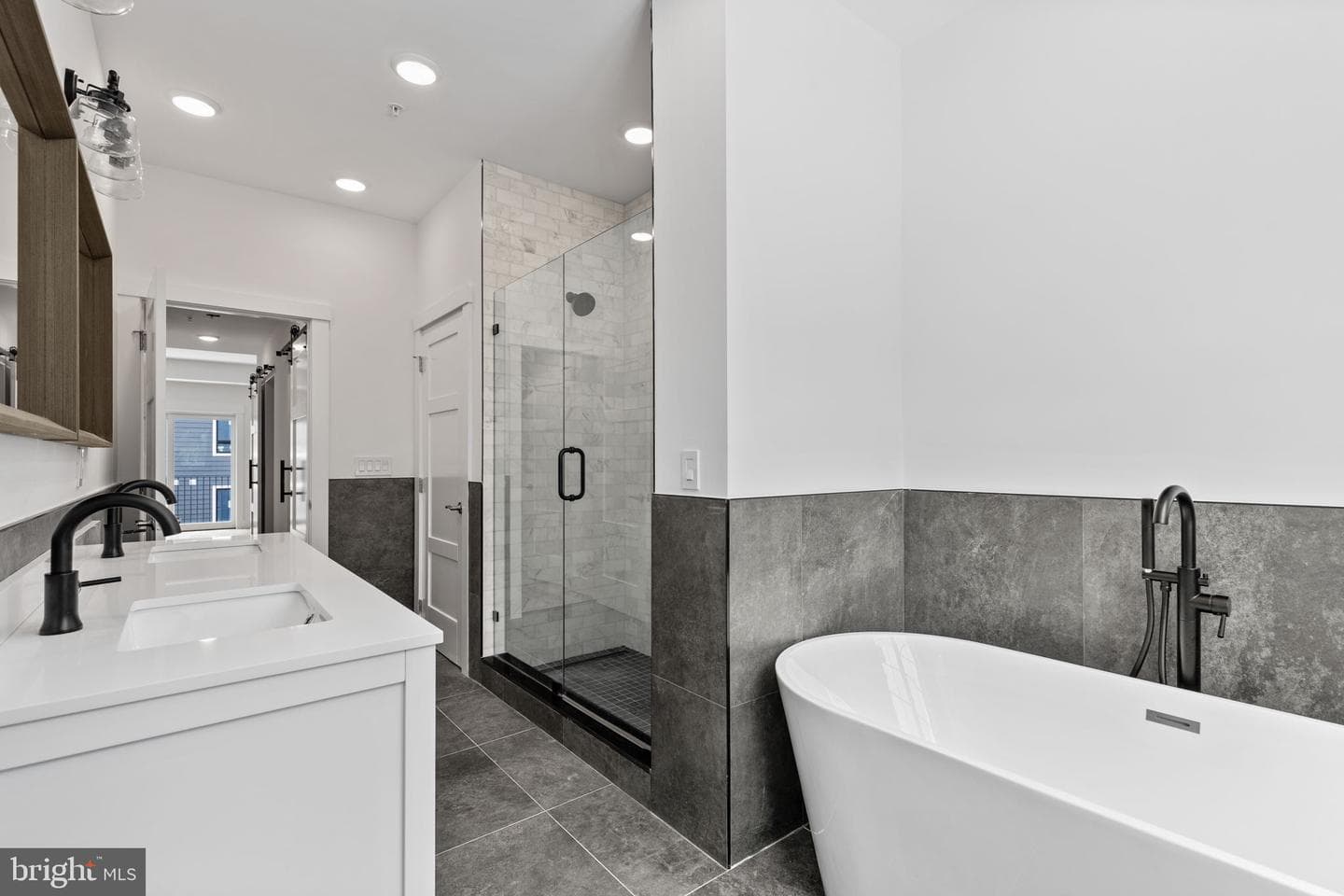 232 W Haines Street photo 14