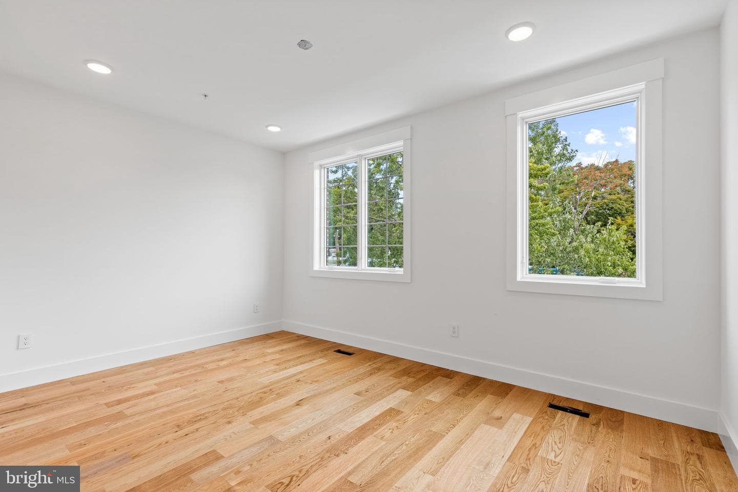 232 W Haines Street photo 16