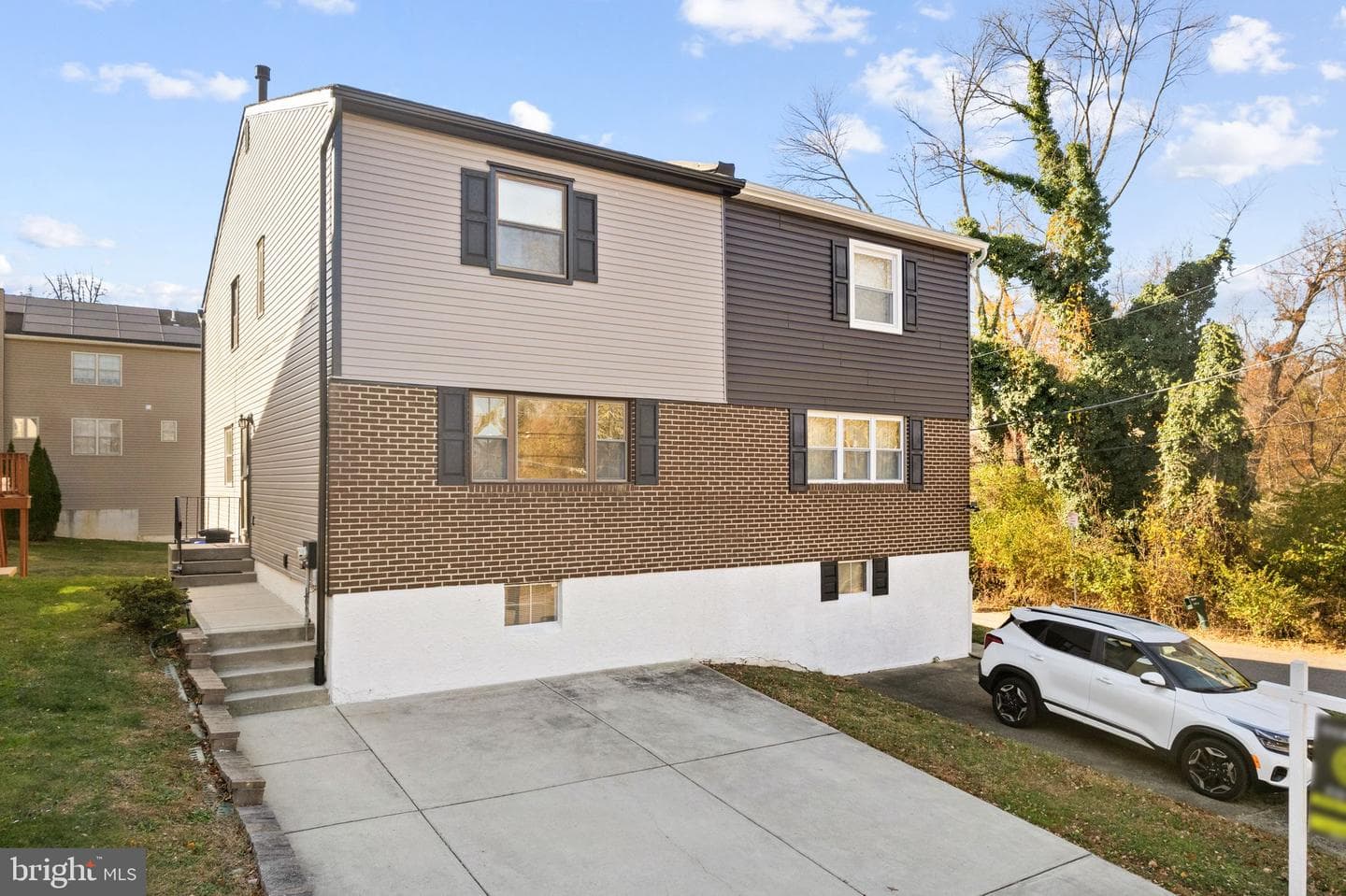 8116 Lawnton Street photo 2