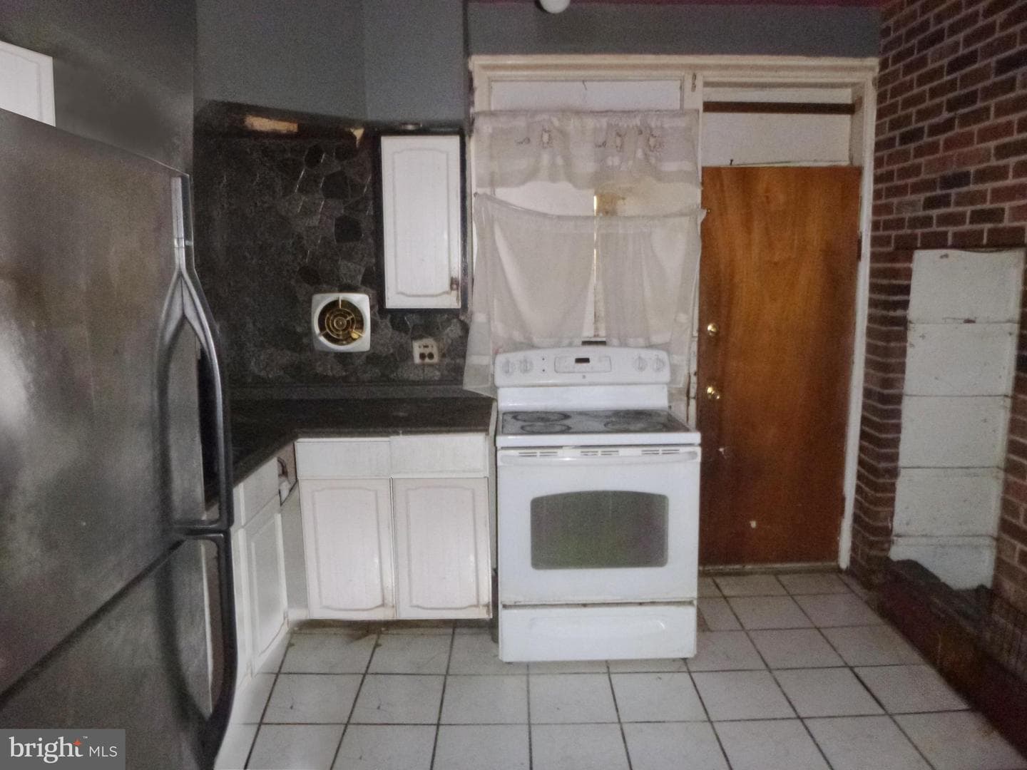 5933 N Franklin Street photo 4