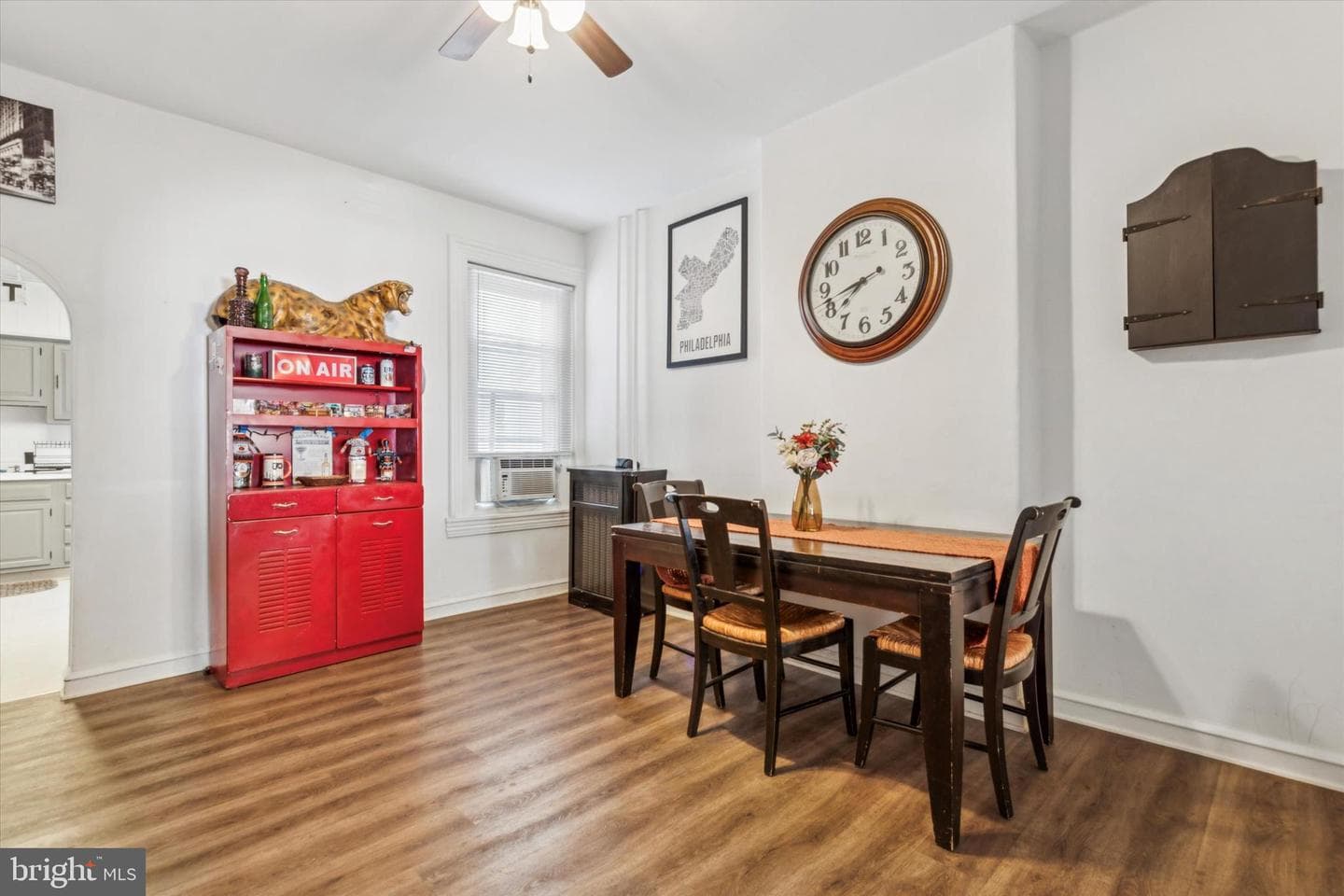 471 Martin Street photo 4
