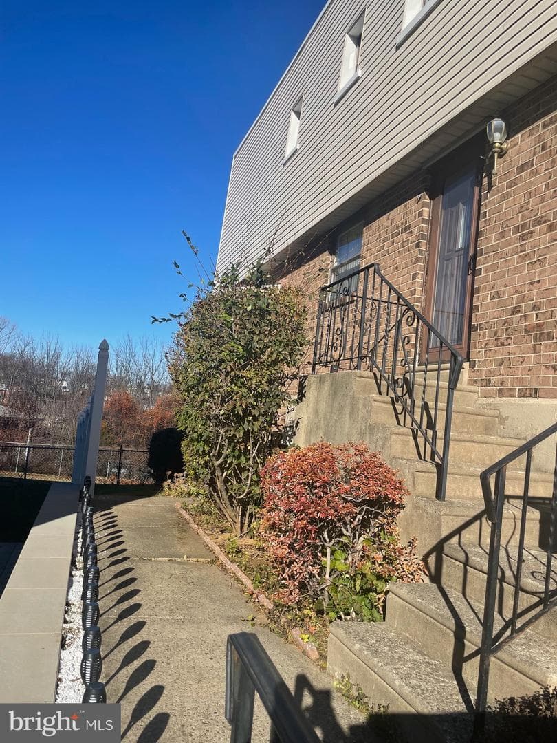 2931 Jenny Place photo 4