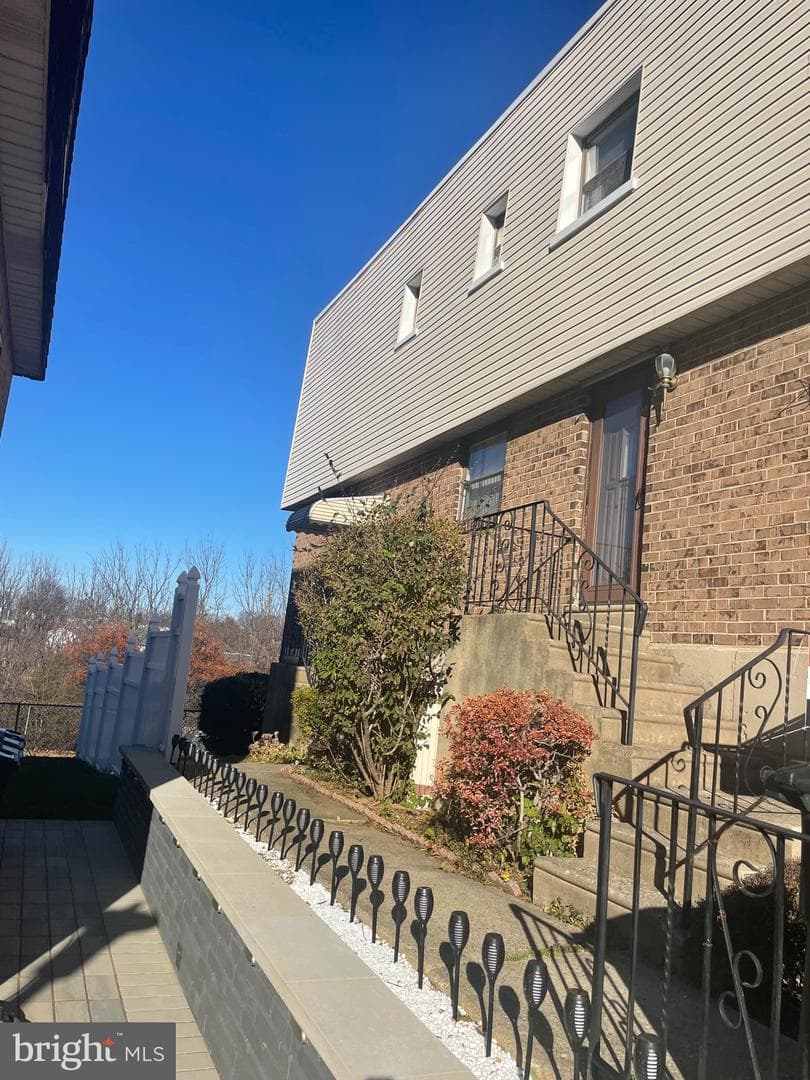2931 Jenny Place photo 5
