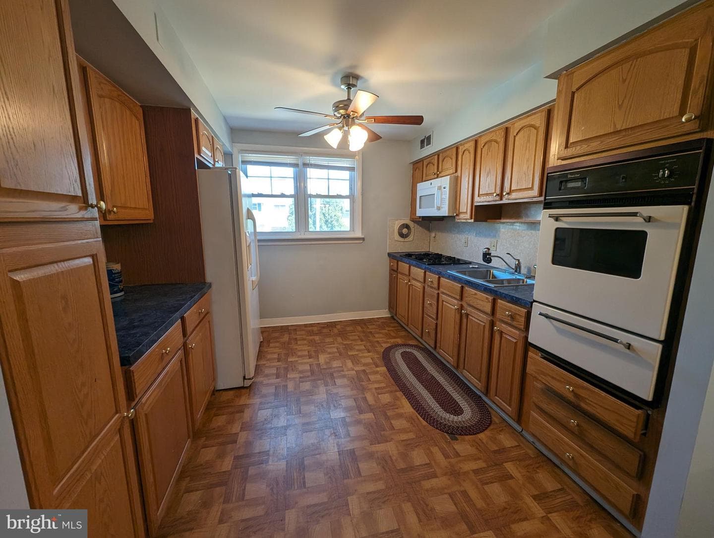 1104 W Master Street photo 14