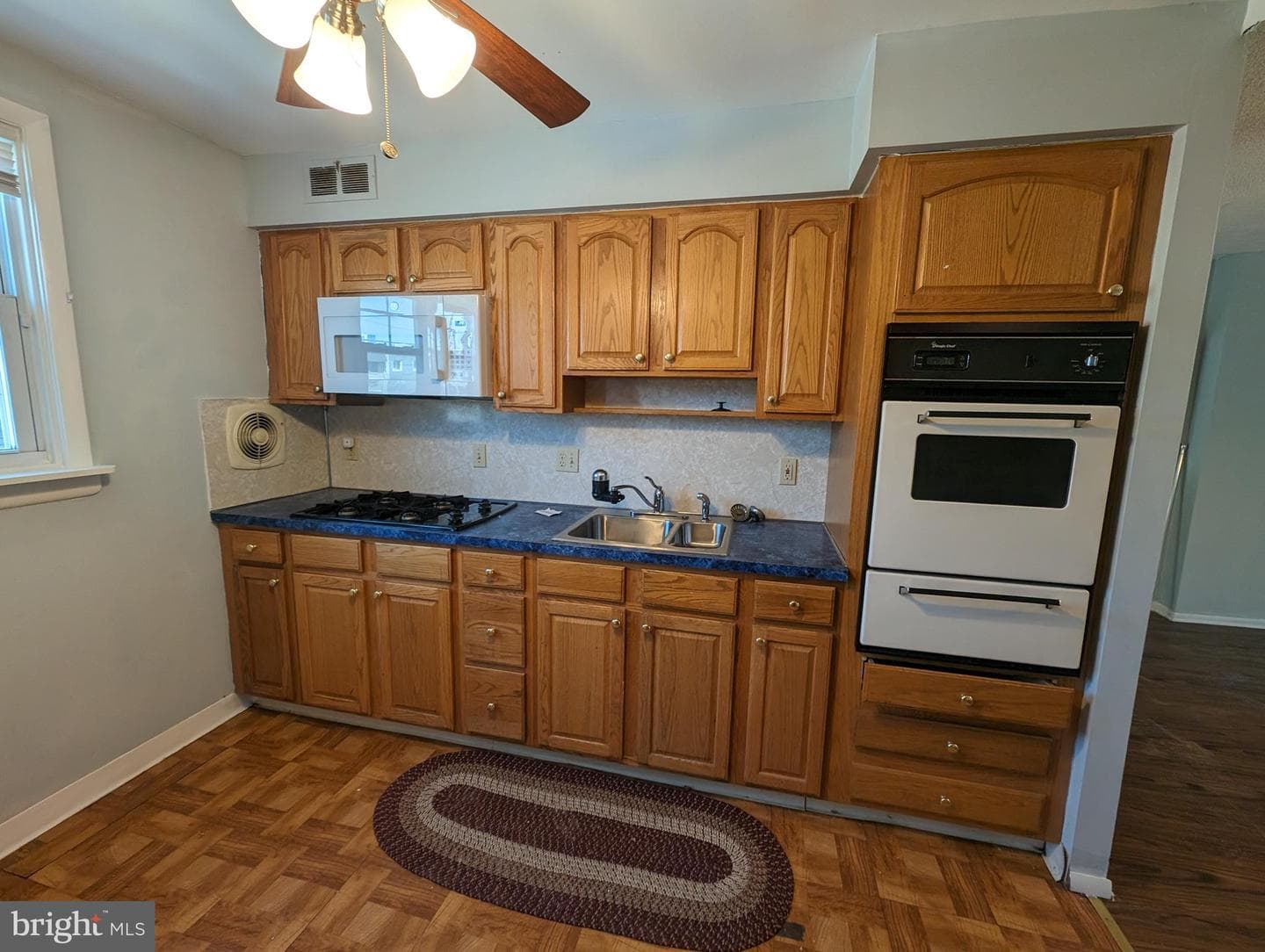 1104 W Master Street photo 15