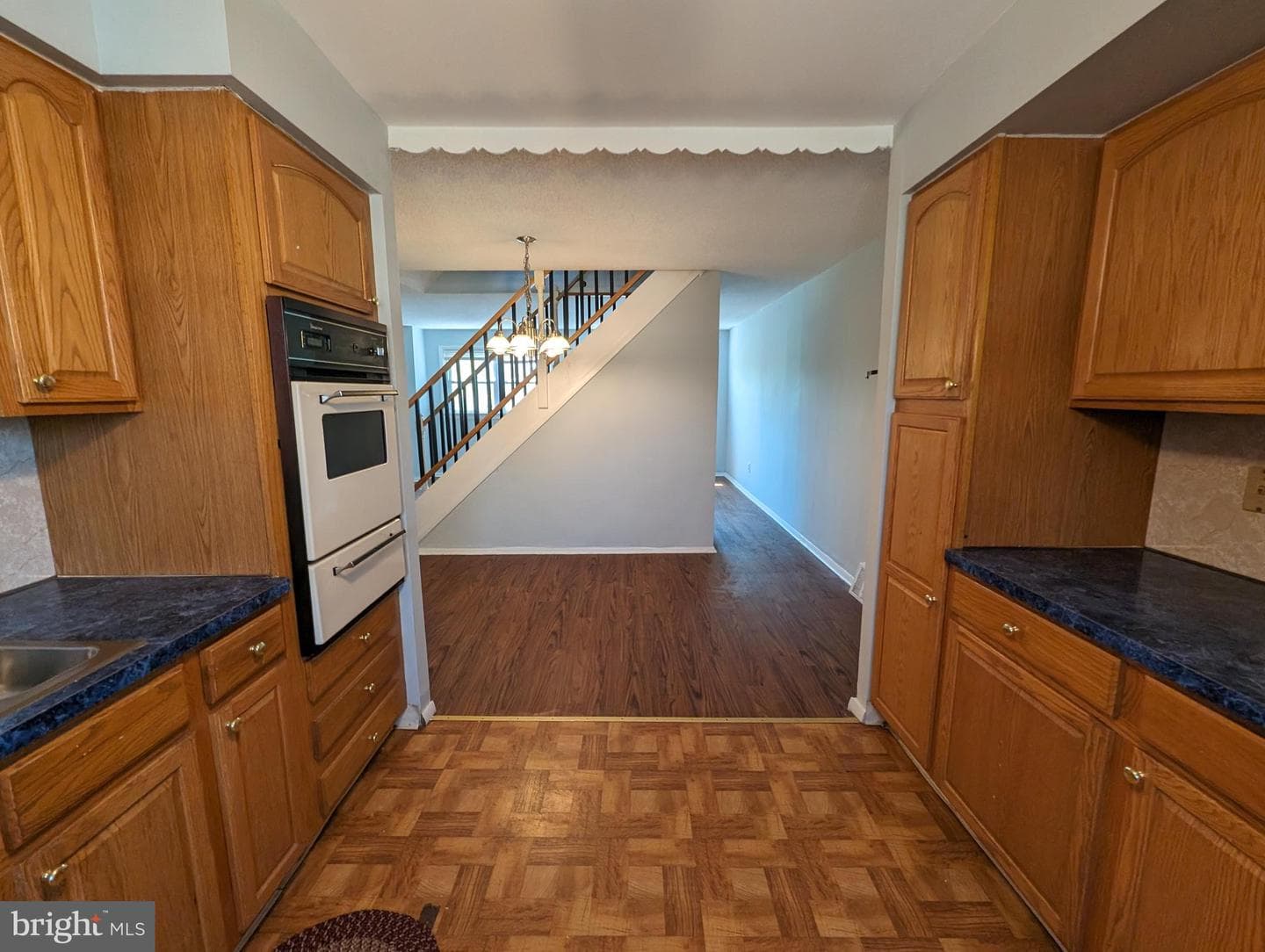1104 W Master Street photo 18