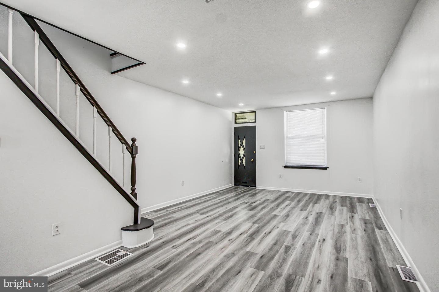 2533 S Mildred Street photo 5