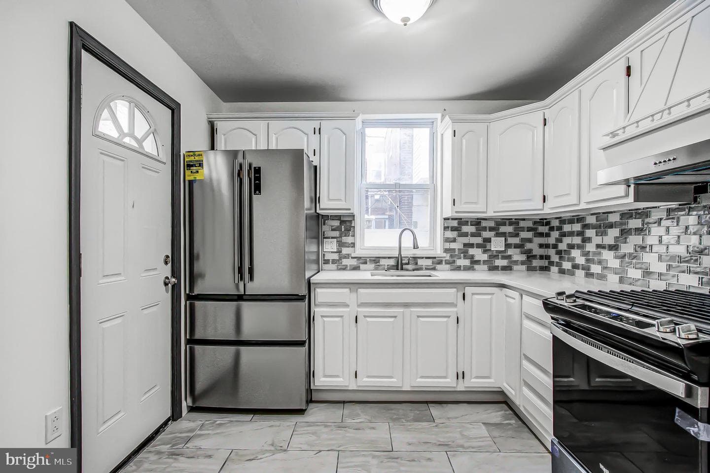 2533 S Mildred Street photo 6
