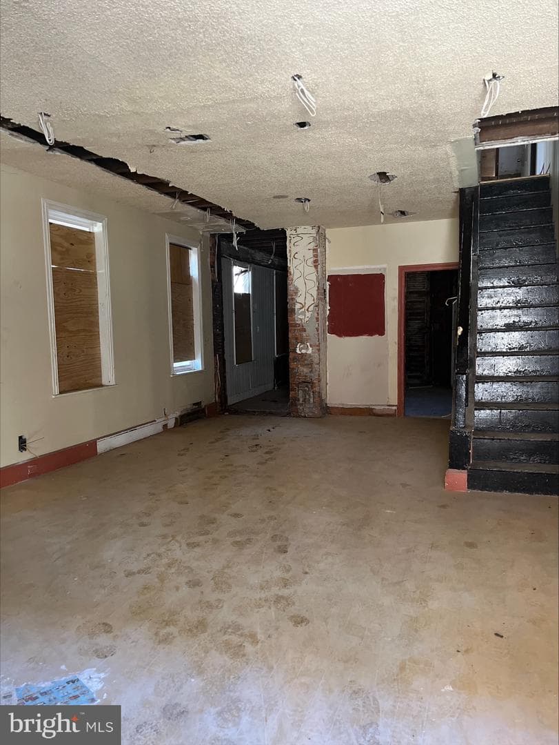 4431 Oakland Street photo 2