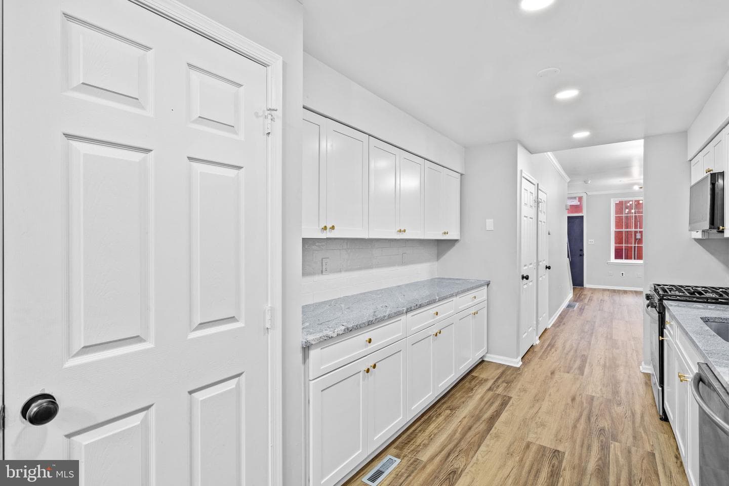 1821 N Croskey Street photo 11