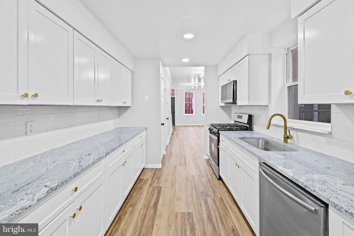 1821 N Croskey Street photo 12
